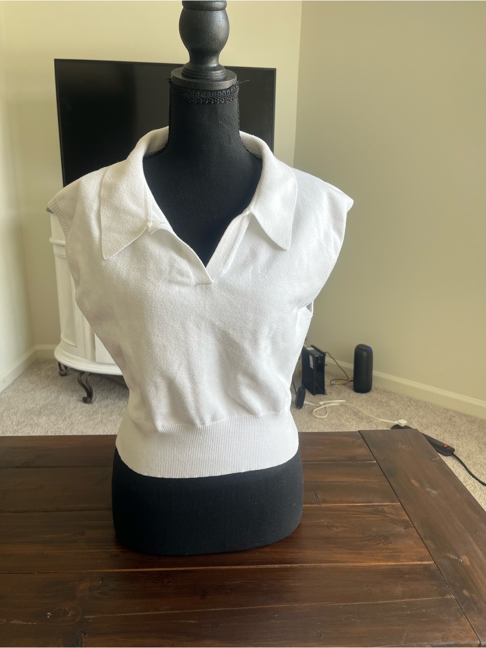 Sleeveless Collared Knit Tank Top in White
